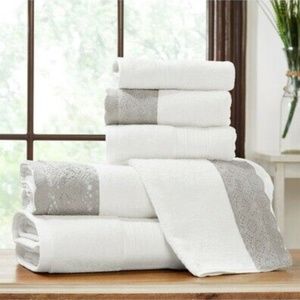 Nordstrom Bath - ** Nordstrom Lace Hem Towel 6-Piece Set NWT Nordstrom Bath - ** Nordstrom Lace Hem Towel 6-Piece Set NWT